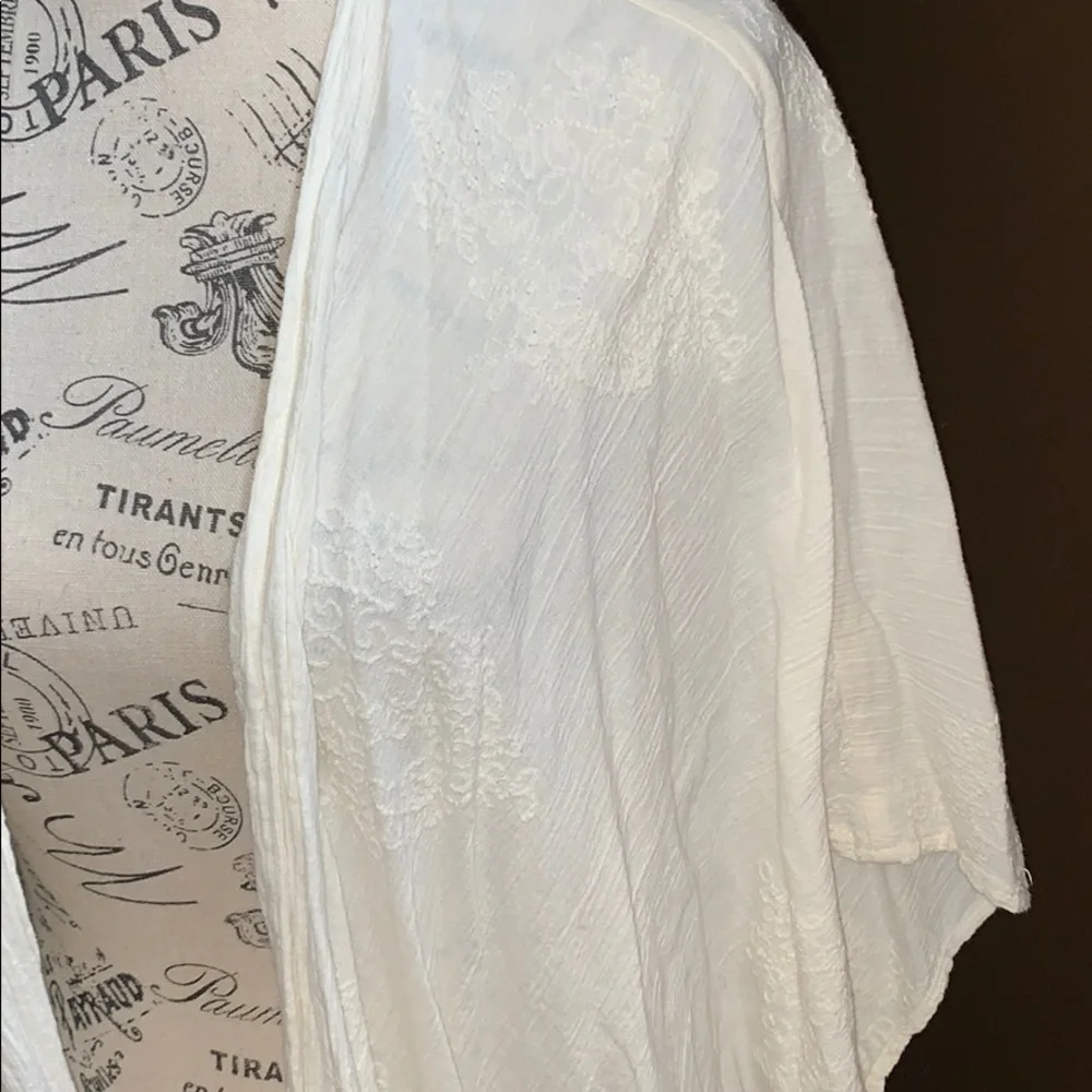 COPY - Billabong Designer’s Closet cream fringed kimono - Picture 2 of 8